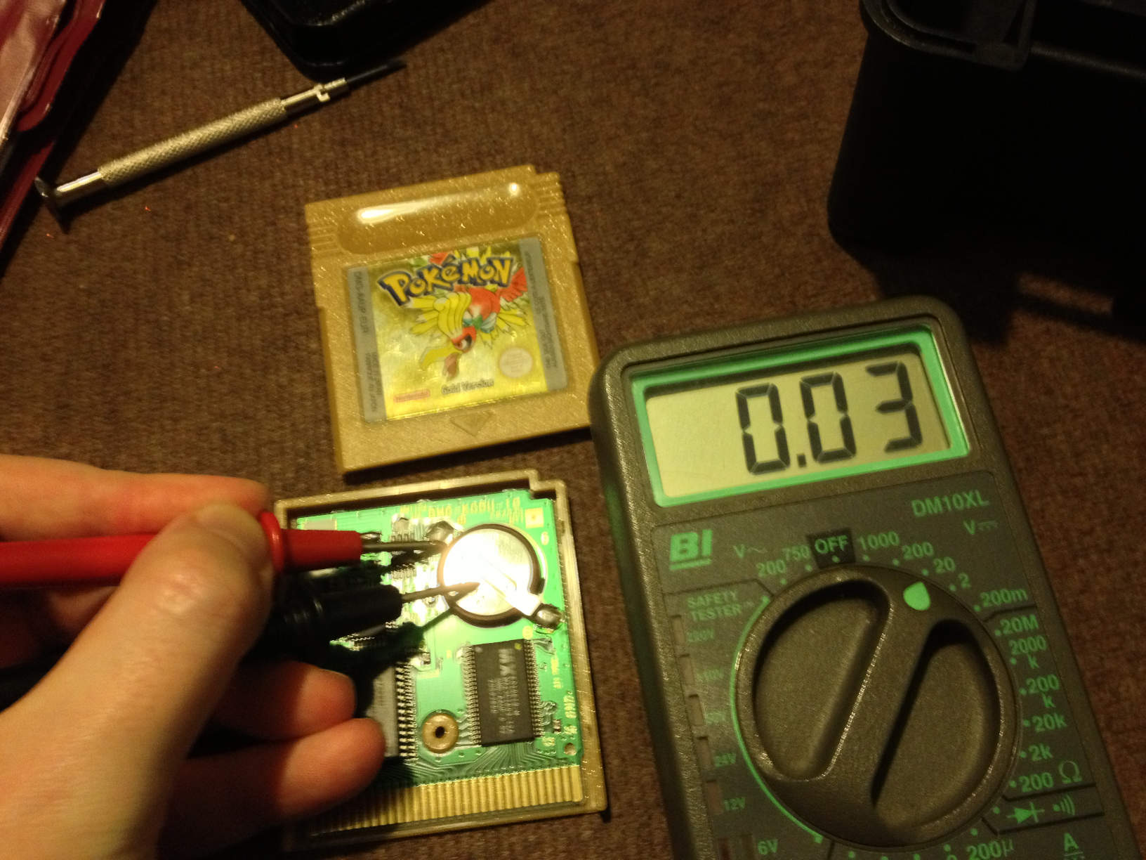 Replacing the battery in Gameboy game cartridges [UPDATE]