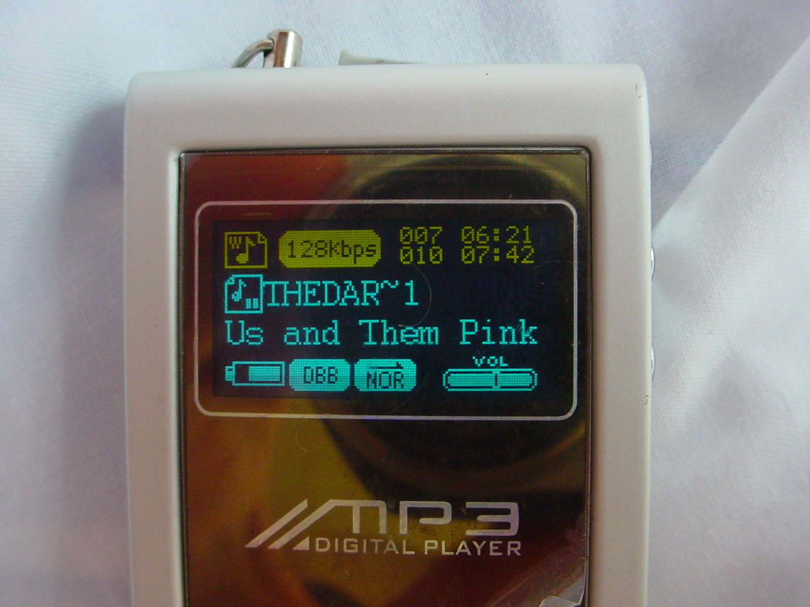 Reprogramming/hacking an MP3 player